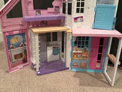 Barbie Malibu dreamhouse