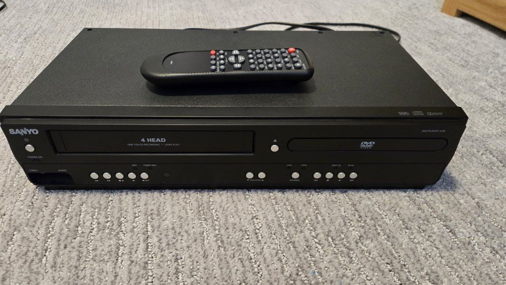 Sanyo VHS and DVD player