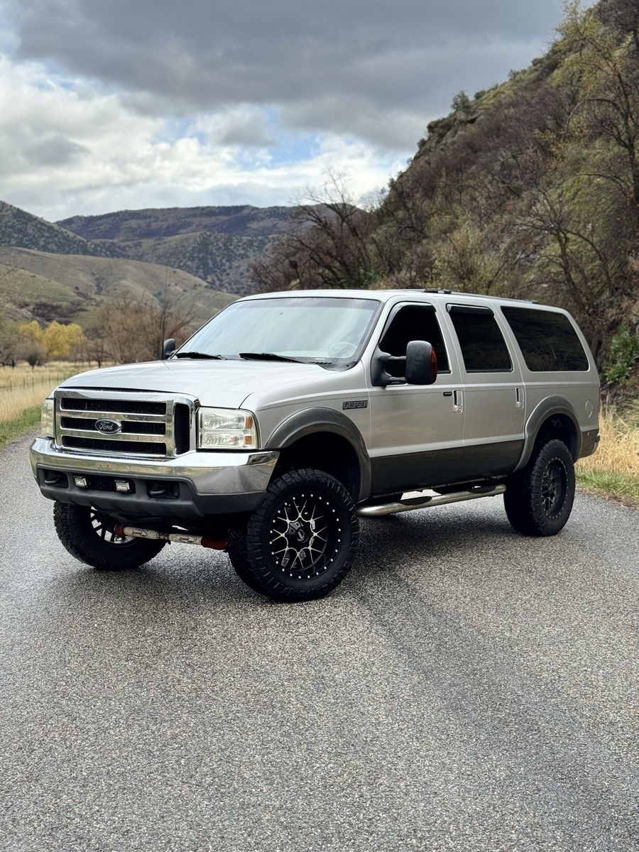 2002 Ford Excursion XLT Premium