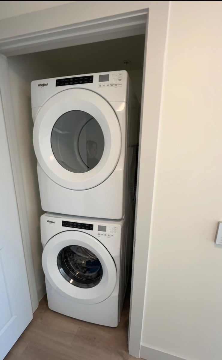 Main image 6