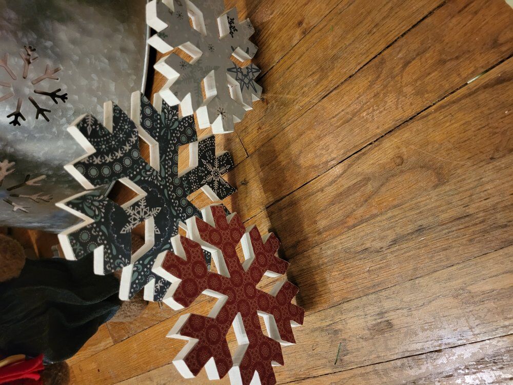 Set of 3 Wood Snow Flakes