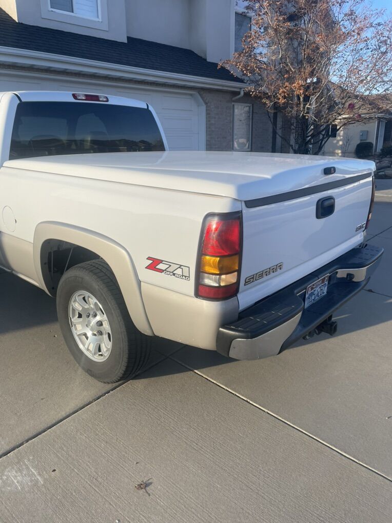 LEER Fiberglass Tonneau Cover