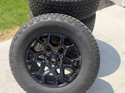 Ford F150 Expedition Rims and Tires 275/65R18 Goodyear Wrangler Territory AT Almost New