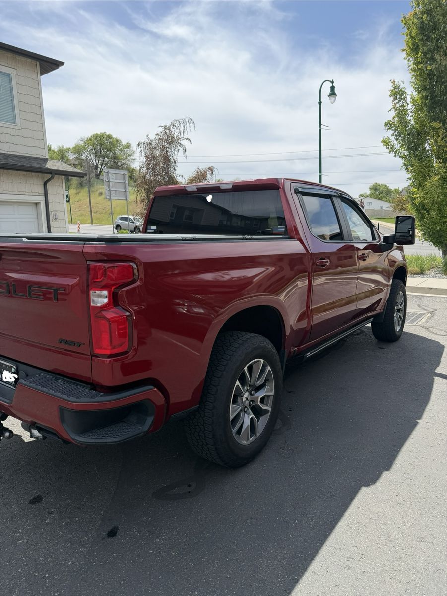 Main image 3