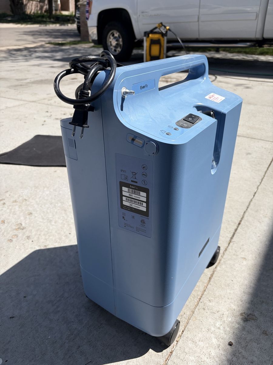 Portable oxygen concentrator