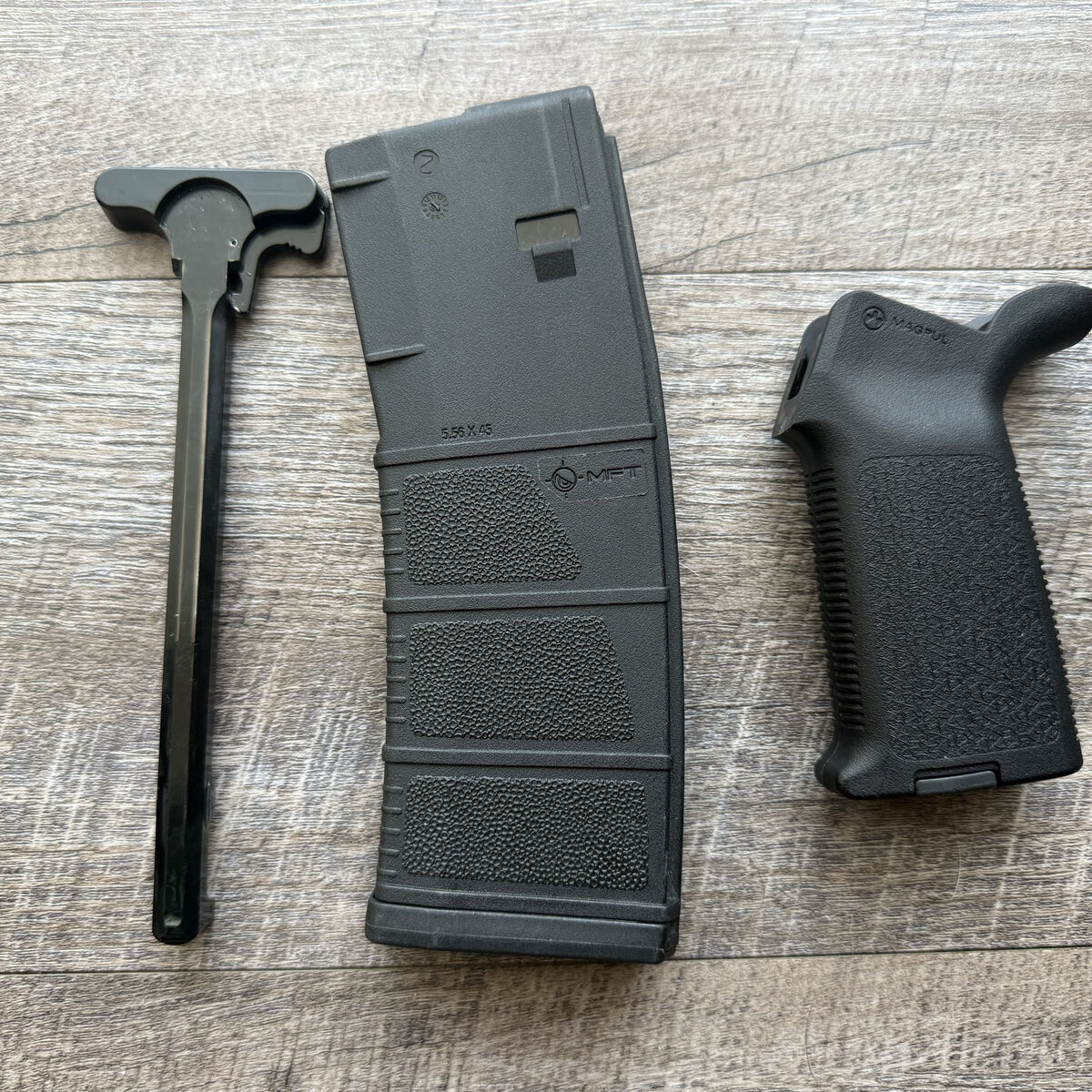 Magpul Moe Grip MFT Mag AR-15 Charging Handle