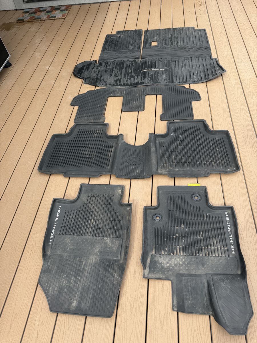 Toyota Highlander All Weather Floot Mats
