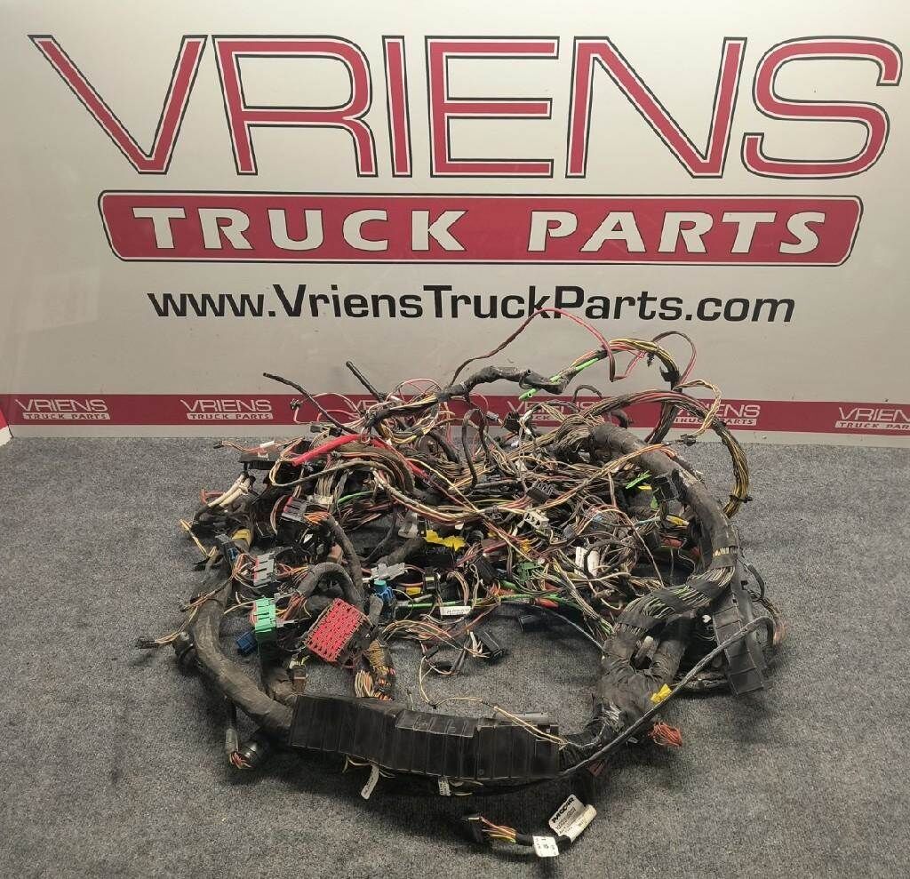 P92KACD10110G00CG0 HARNESS-MAIN CAB
HAS CUT TERMINAL ENDS AND FUSE BOX