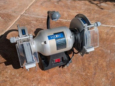 Wilton 8" Bench Grinder w/ Light
