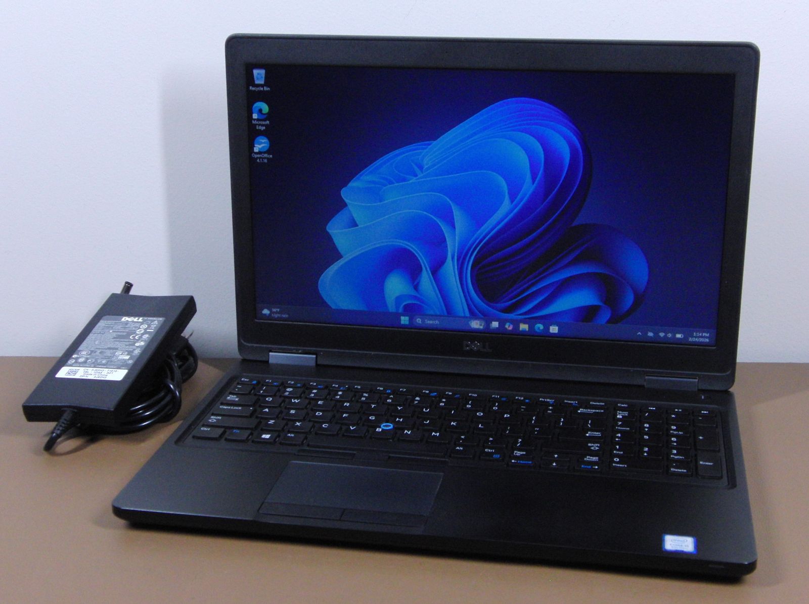 Dell Latitude 5590 Laptop i5-8250u 500GB SSD 16GB