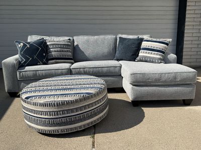 *Brand New* Beautiful Modern Gray L-Shaped Sectional