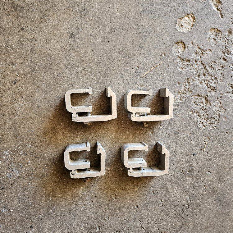 TRUCK SHELL CLAMPS