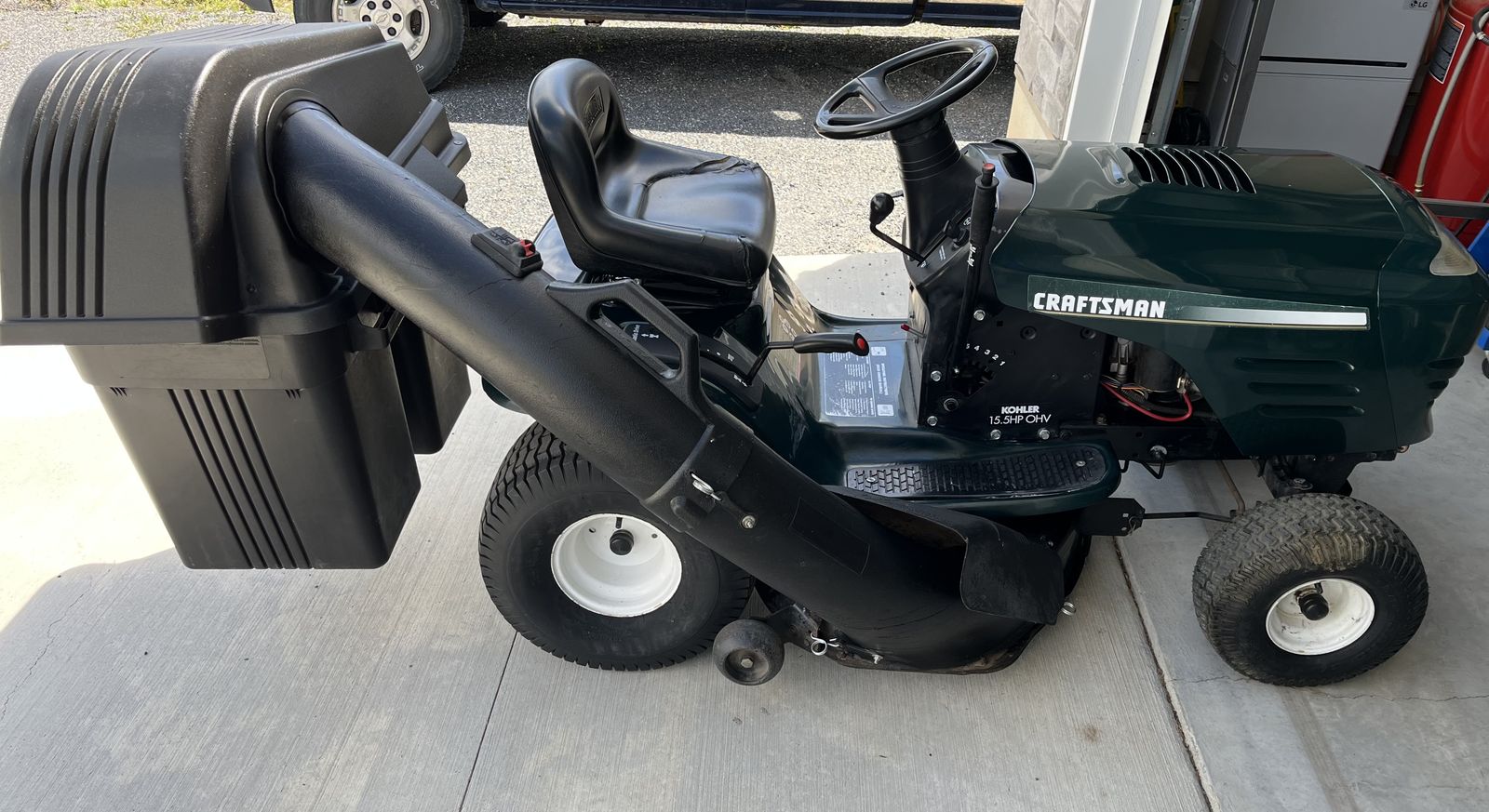 Craftsman riding lawn mower
