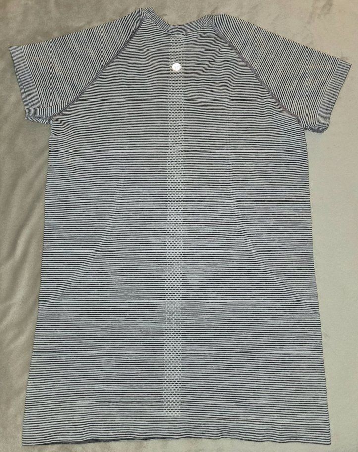 EC Ladies Lululemon Swiftly Tech Crew Top Size 8