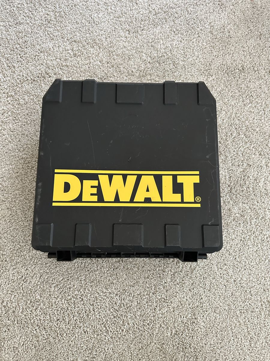 DeWalt DC720KA Compact Cordless Drill/Driver Kit