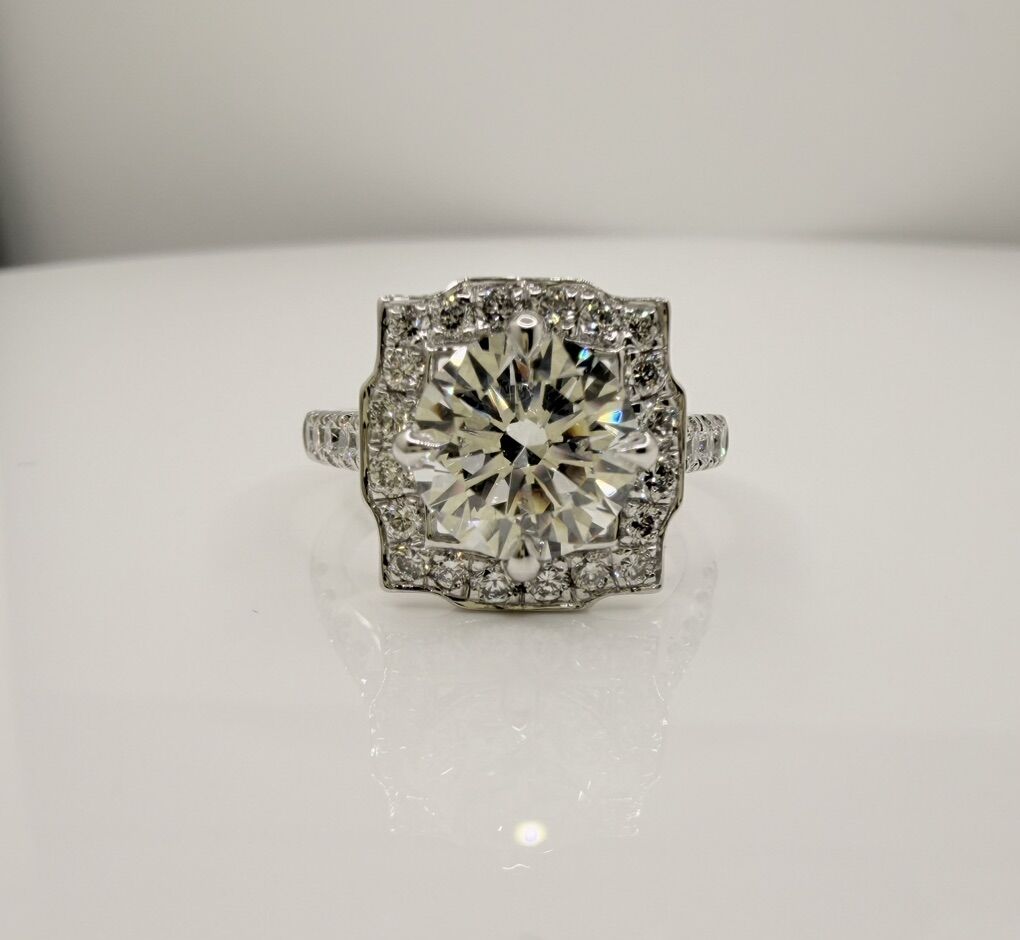 Round Cut Lab Grown Diamond Ring