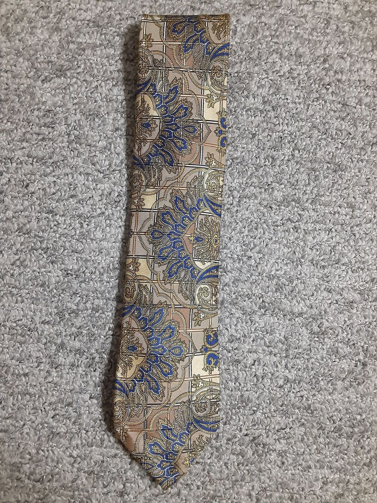 Robert Talbott Carmel Sevenfold Limited 8/40 Geometric Gold and Blue Paisley Tie