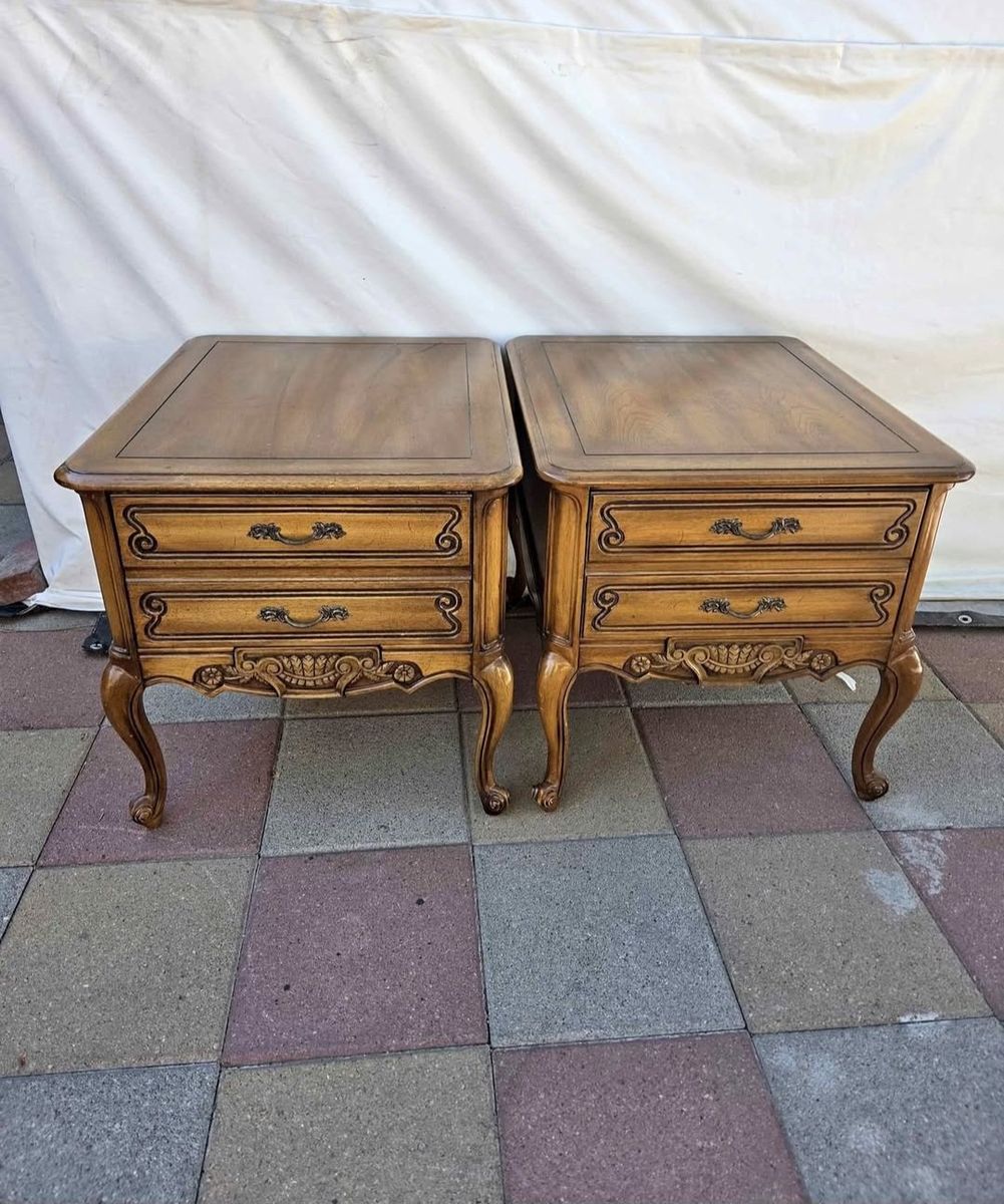 Vintage French Provincial End Table / Nightstand Set