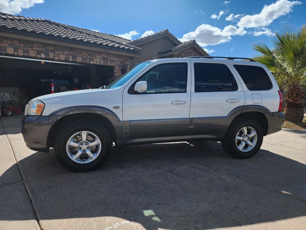 2005 MAZDA TRIBUTE s