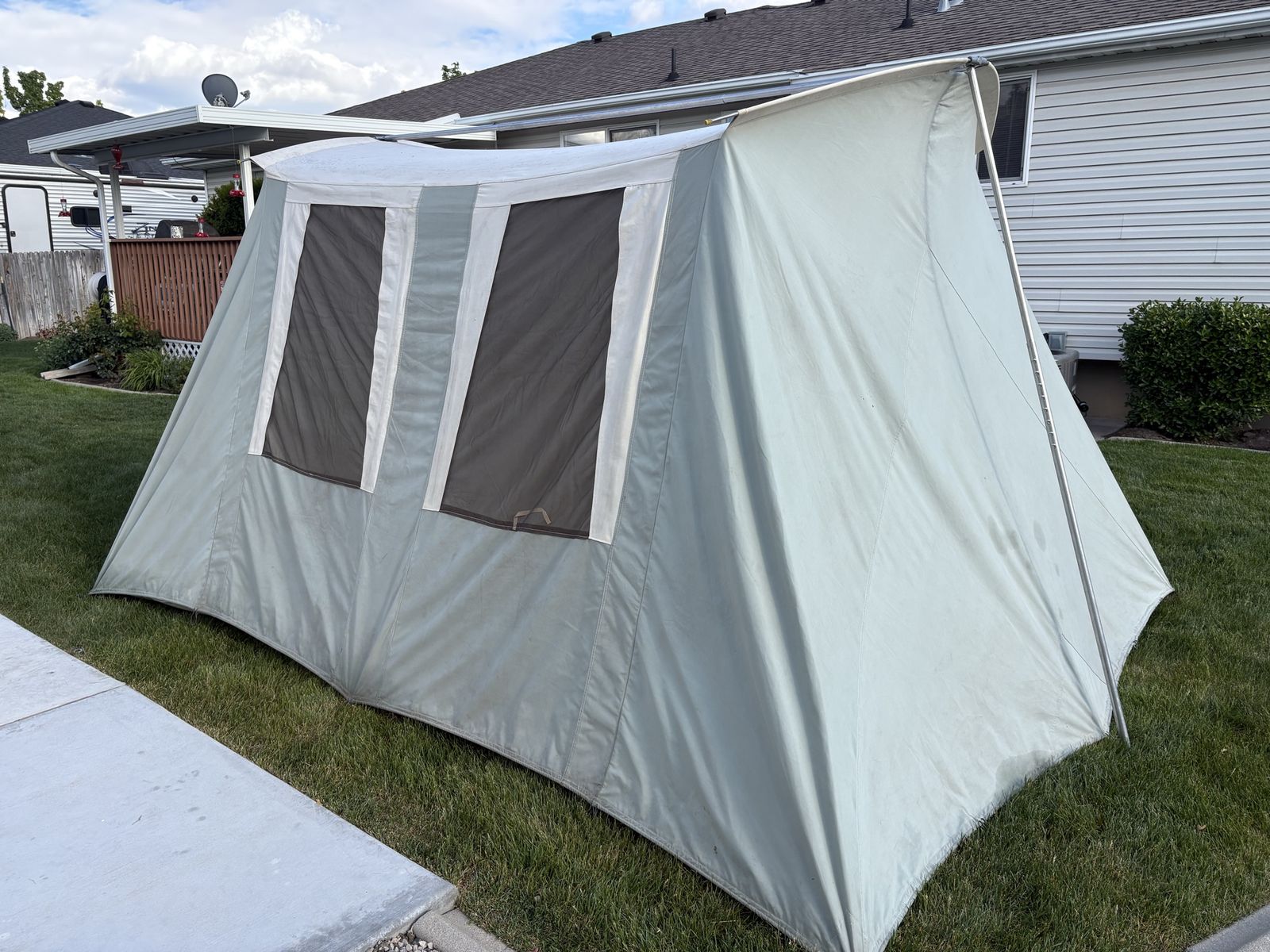 Kirkhams Family Camper Springbar.