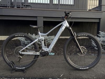 (M) 2025 Scott Contessa Strike eRIDE 920 – Only 87 Miles!