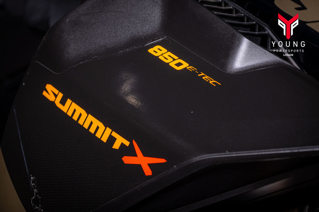 2020 Ski-Doo Summit® X® With Expert Package 850 E-TEC® SS 165 PowderMax Light 3.0 H_ALT