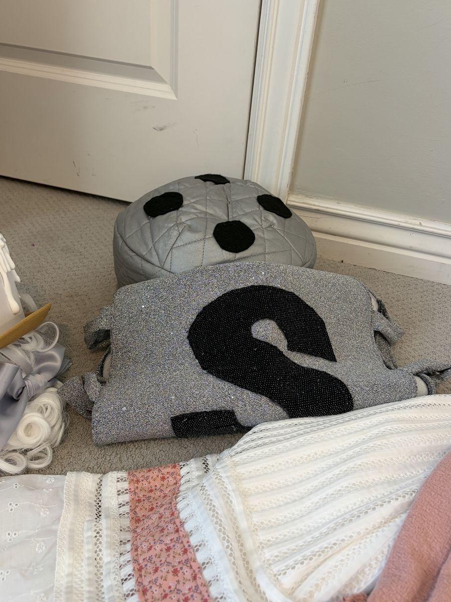 Main image 4