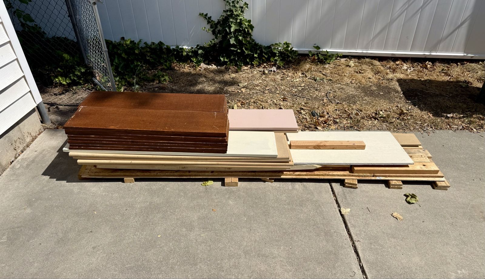 Assorted Lumber and Scrap Wood Bundle
