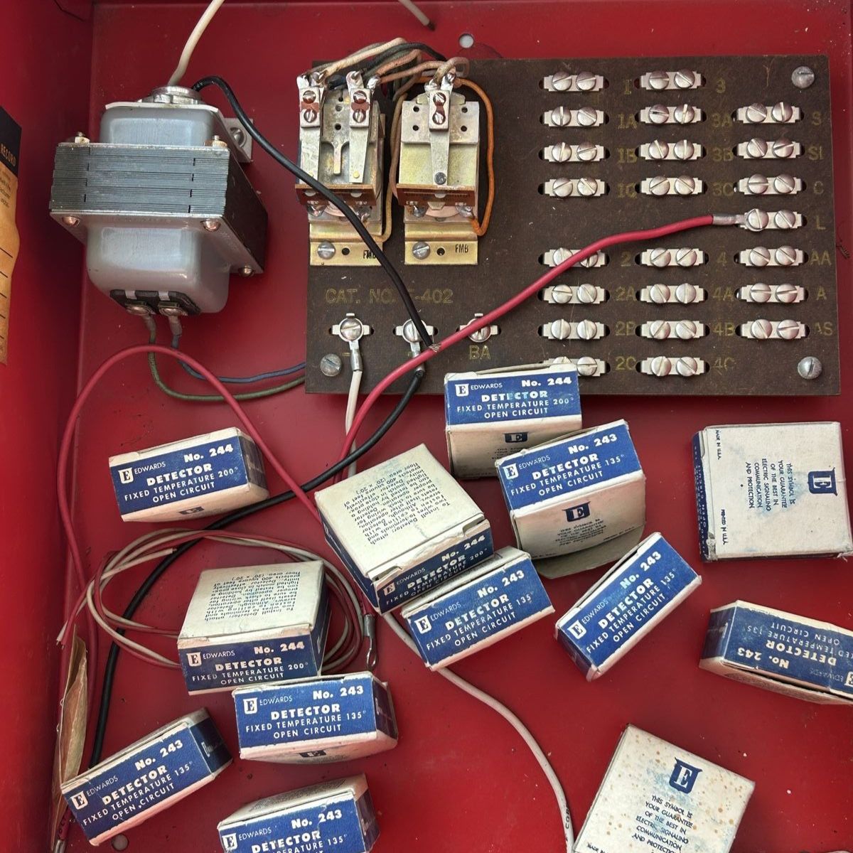 Vintage Edwards ZoneAlarm Fire Alarm Control Panel & 243 & 244 Heat Detectors