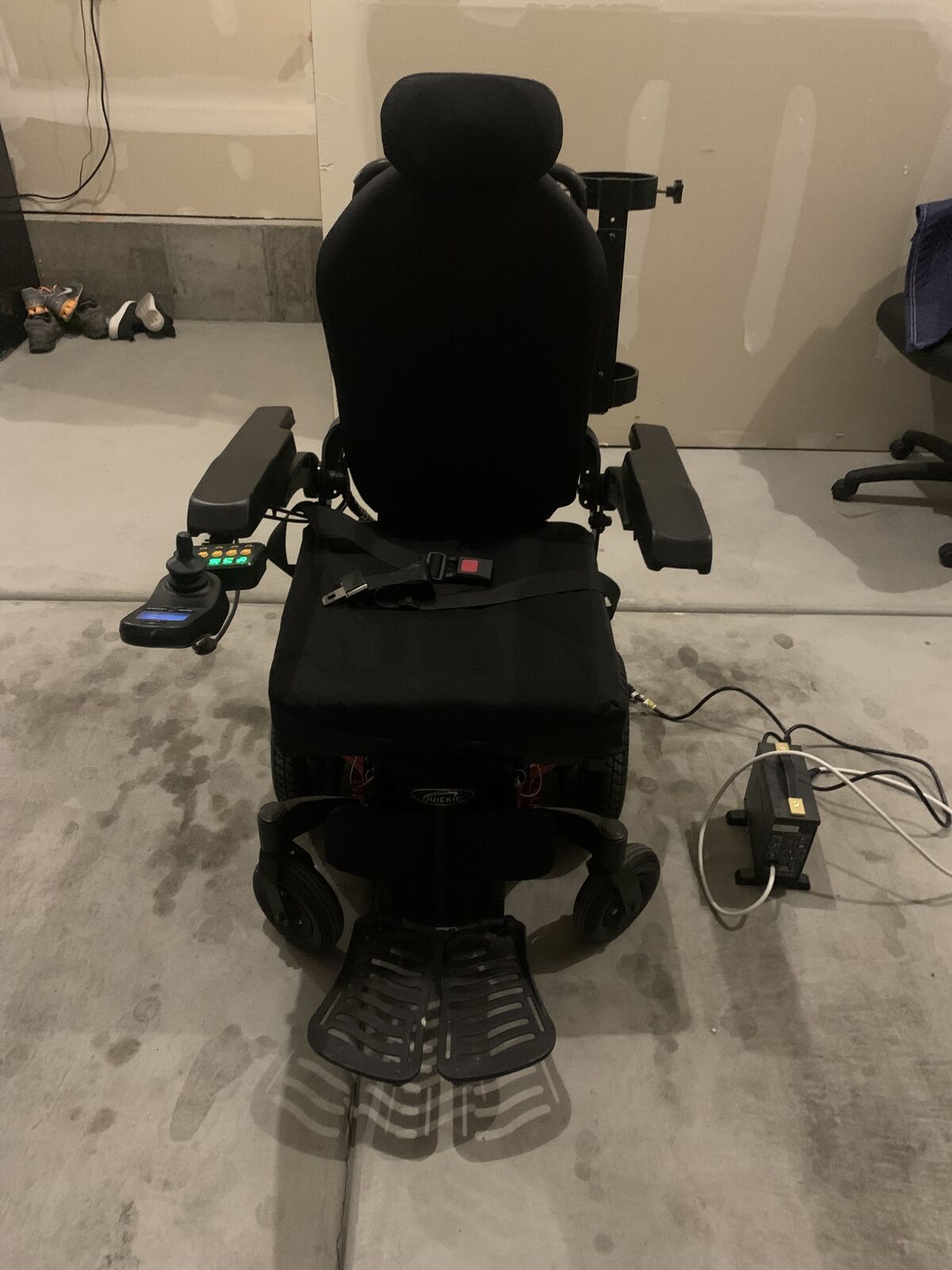 Electric wheelchair