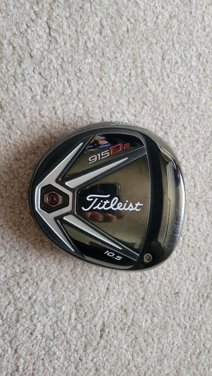 Titleist 915 D2 10.5° RH Head only with Headcover
