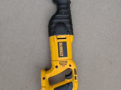 DEWALT DW938 18V Cordless Variable Speed Reciprocating Saw - Tool Only