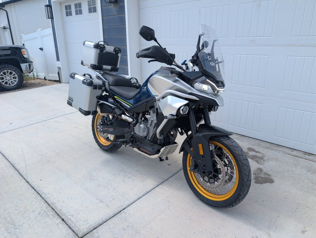 2023 CFMOTO Ibex 800T with Hard Luggage