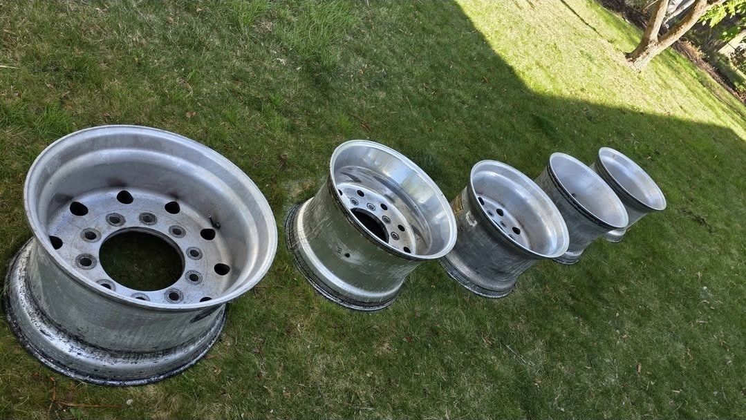 Semi truck rims, 445/50 R22.5 $50 each or $200 all5