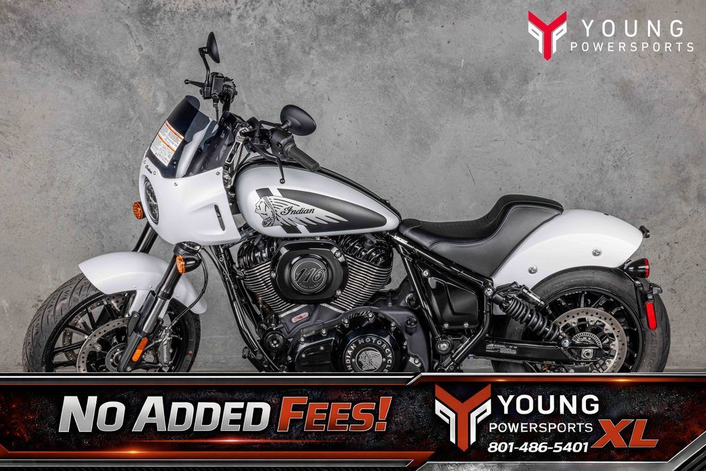 2025 Indian Motorcycle® Sport Chief Ghost White Metallic Smoke