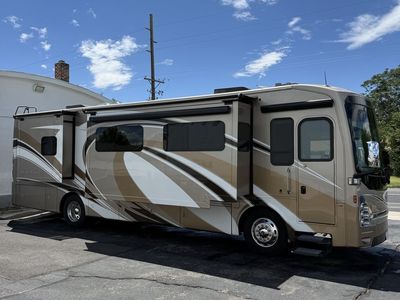 2016 Thor Tuscany 36 MQ XTE Diesel Pusher - Low Miles, King Bed, Solar