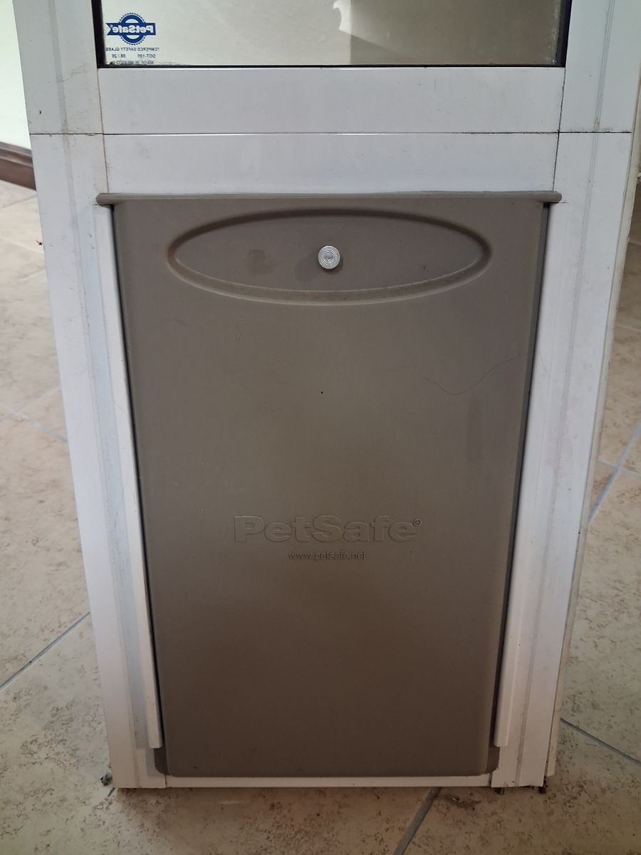 PetSafe Freedom Aluminum Patio Pet Door - Medium (Dogs up to 40 lbs)
