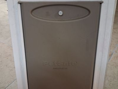 PetSafe Freedom Aluminum Patio Pet Door - Medium (Dogs up to 40 lbs)
