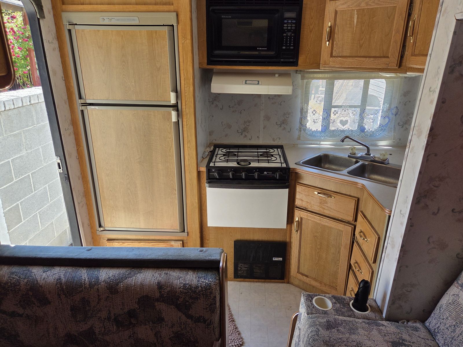 Main image 6