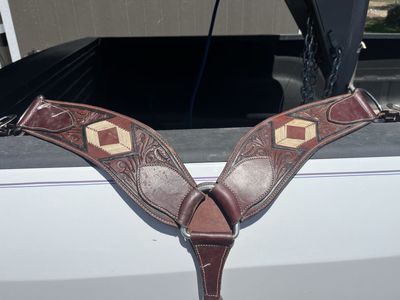 Heavy duty breast collar