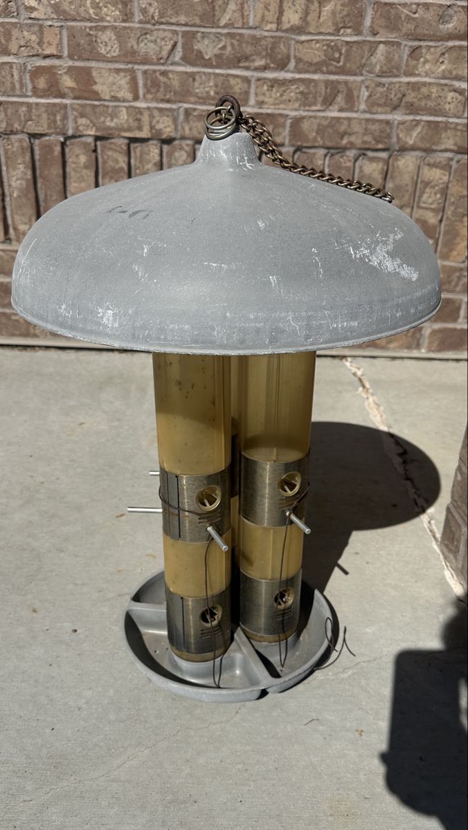BIRD FEEDER