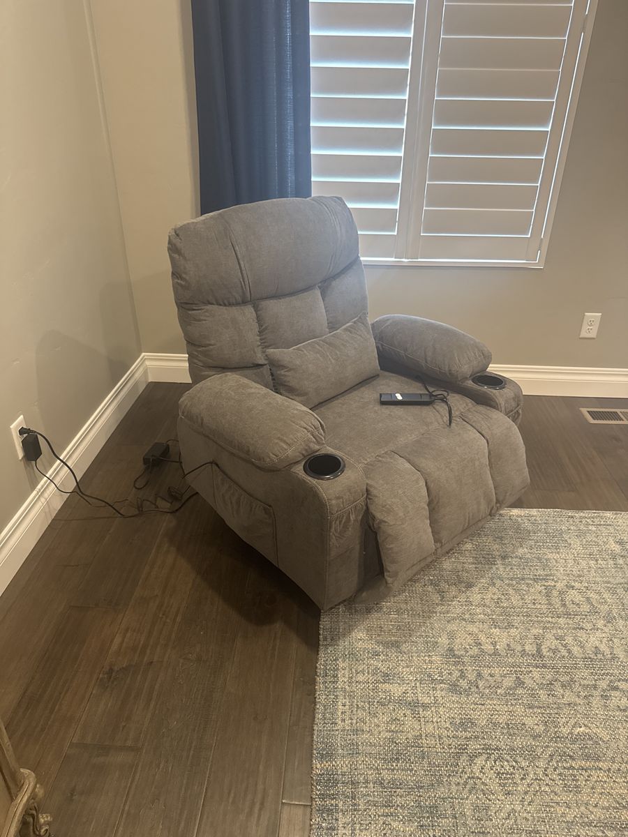 Comfortable Gray Fabric Power Lift Recliner with Cupholders & Remote