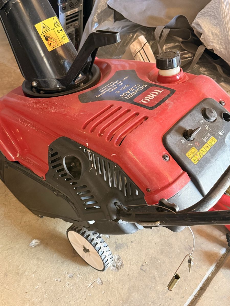 Toro Power Clear 621 E Snow Blower - 21" Width, 163cc OHV, 4-Cycle Engine, Electric Start