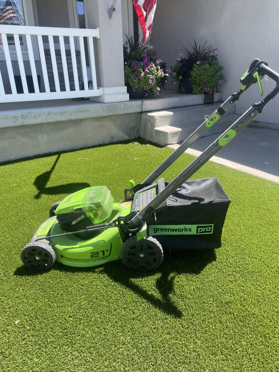 Green works pro lawnmower