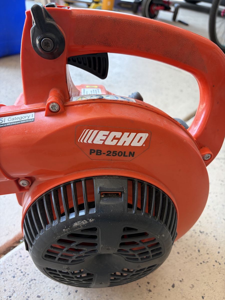 Echo PB-250LN Handheld Gas Leaf Blower