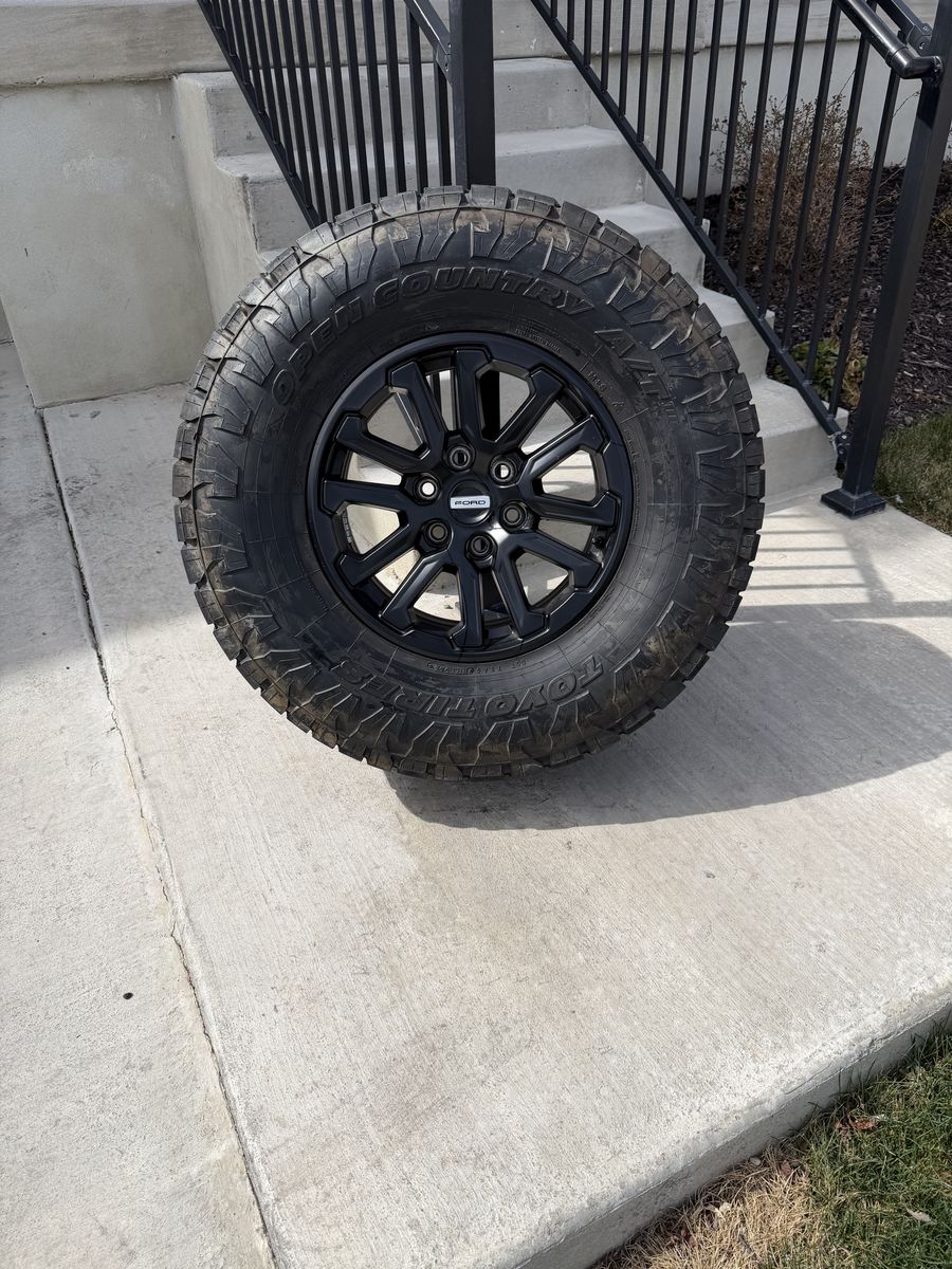 Ford F150 Raptor Rims and Tires 35/12.50R17 Toyo