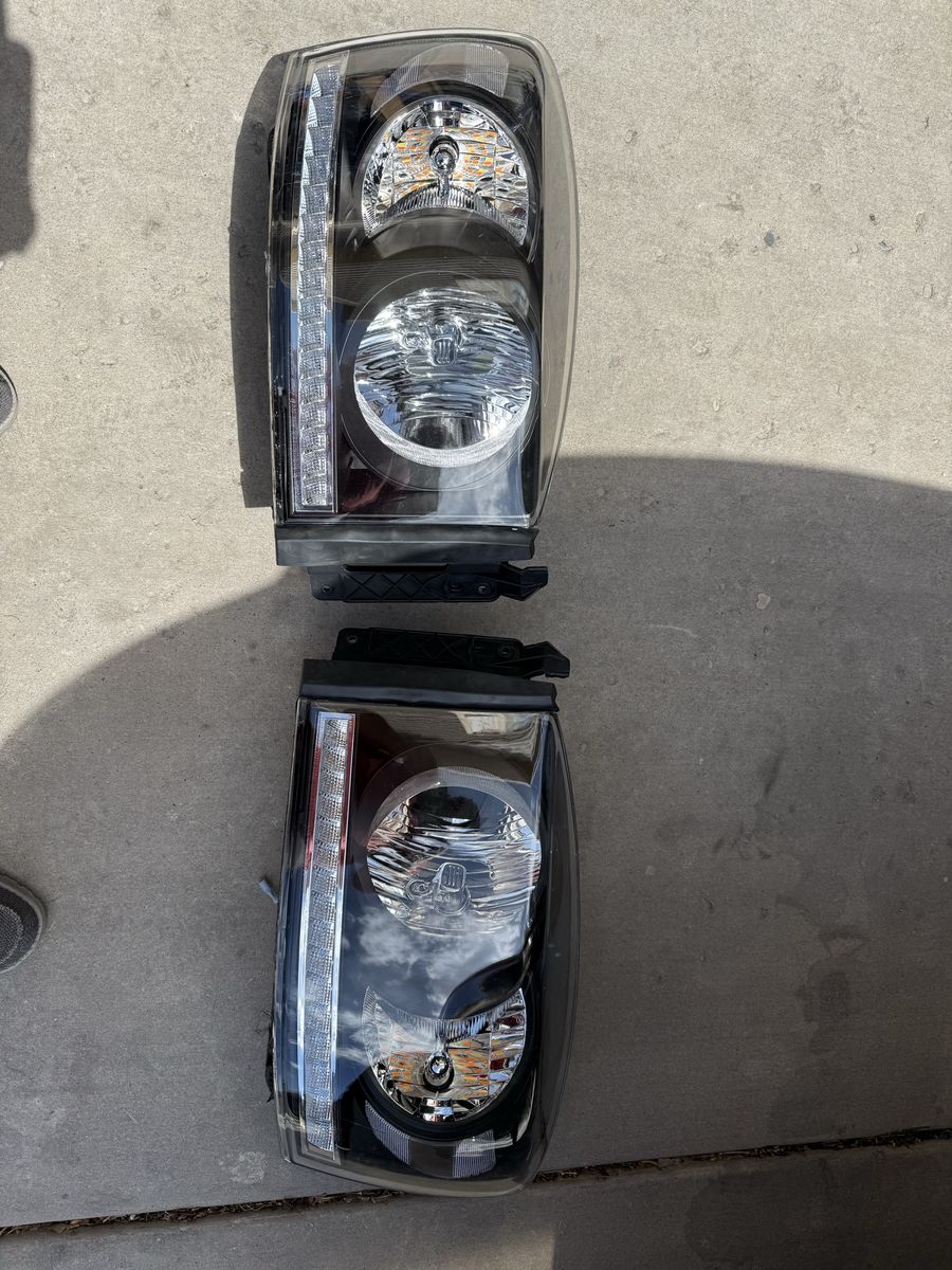 2007 Dodge Ram Headlights and taillights