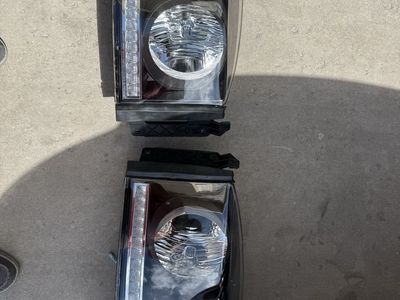 2007 Dodge Ram Headlights and taillights