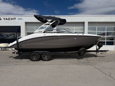 2023 25' Yamaha 252SE Bowrider