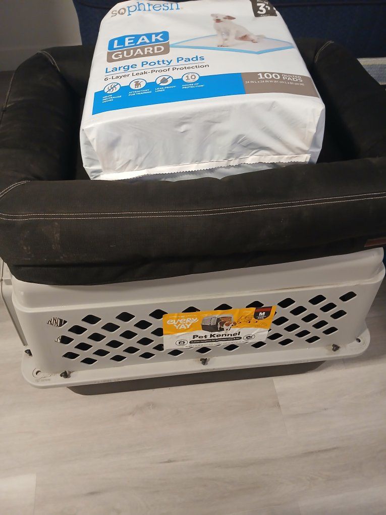 Medium pet kennel